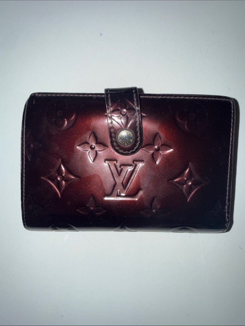 Louis Vuitton Vernis Embossed Compact kiss lock Wallet in Deep Burgundy/brown